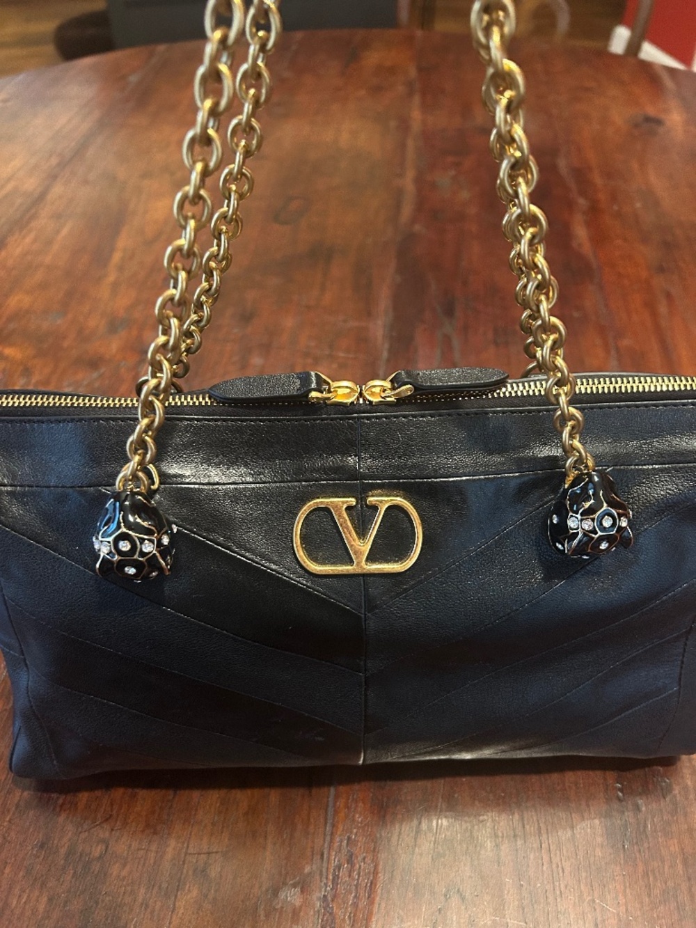 Authentic Valentino Garavani Black Panthea Shoulder Bag In Nappa Leather Chevron
